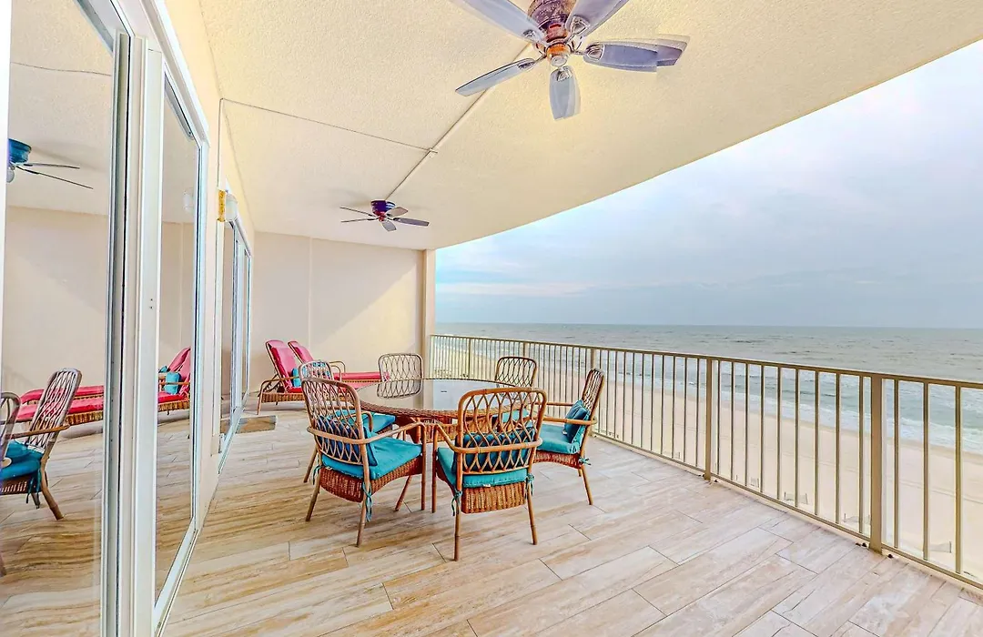 Regency Isle 611-1